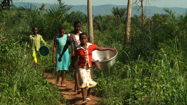 SRF Mitenand, Glückskette Togo, Videostill DHondt
