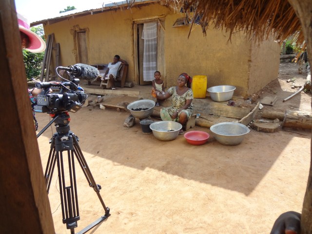 SRF Mitenand, Glückskette Togo, Videostill DHondt
